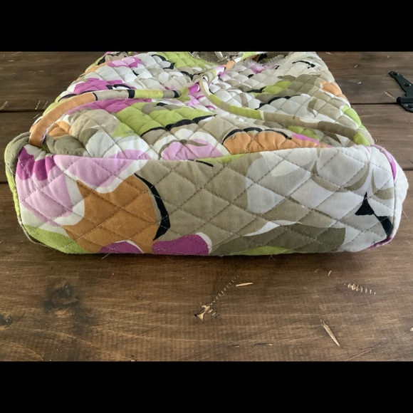 Vera Bradley drawstring back pack with tablet holder.  In perfect condition. - Picture 2 of 6